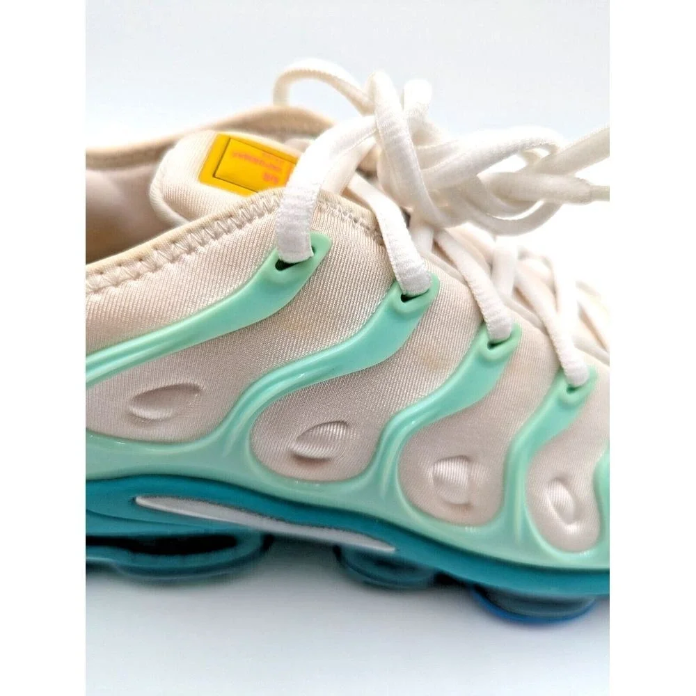 Nike Air Vapormax Plus Since 1972 White Mint Foam Siren Red DQ7645-100 sz 10.5